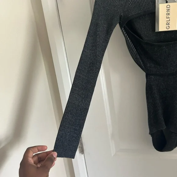 NWT GRLFRND Kasia L/S Bandeau Sweater in Thunder with Black Size medium - Picture 3 of 4